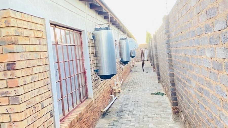 Commercial Property for Sale in Ellaton North West